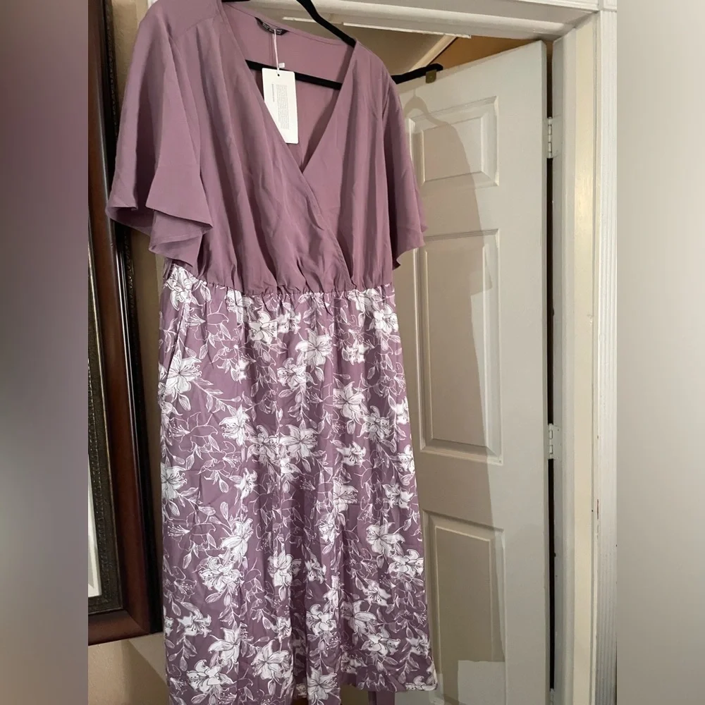 NWT Floral patchwork pockets and tie belt dress plus 18/20  90 - Picture 3 of 3